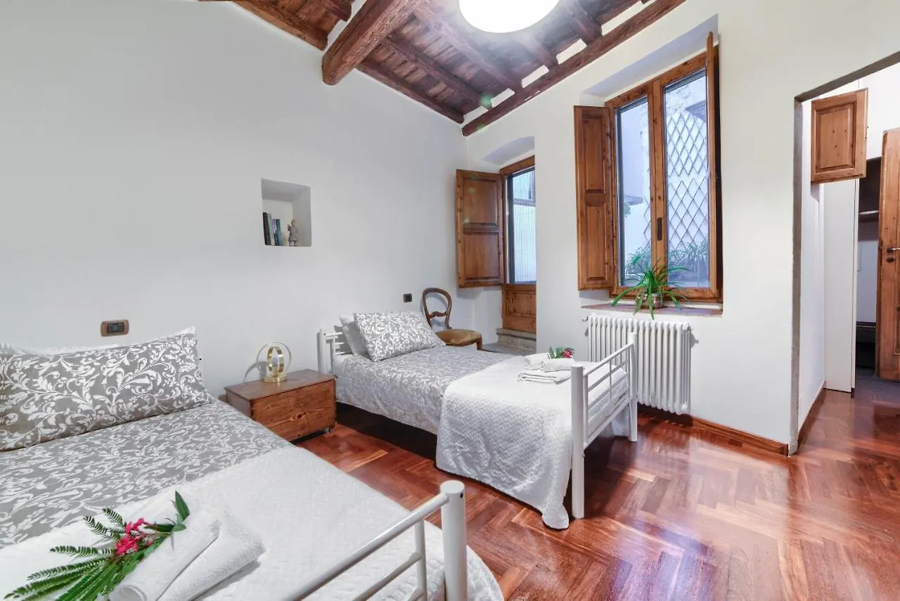 Apartment Lacosta Near Ponte Vecchio Florence