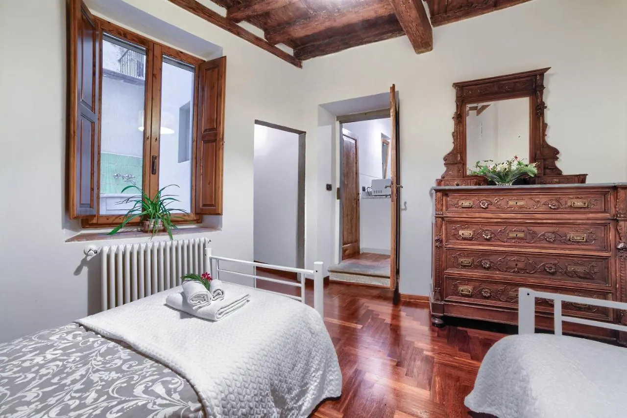 Apartment Lacosta Near Ponte Vecchio Florence Italy